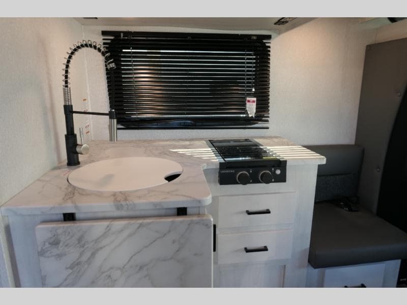 2024 East to West 2024 East to West Entrada - thumbnail 9