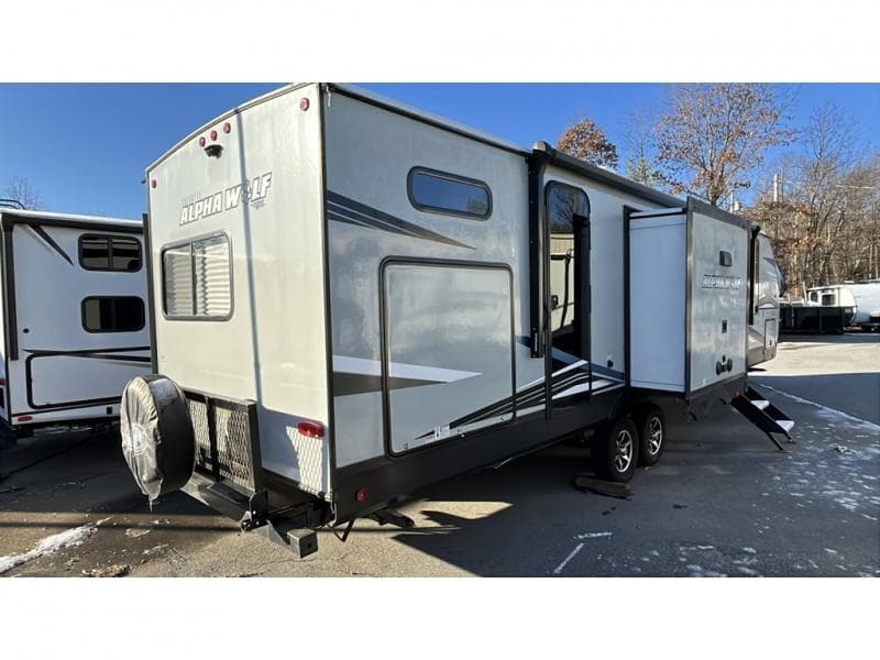 2021 Forest River 2021 Forest River Cherokee Alpha Wolf - thumbnail 3