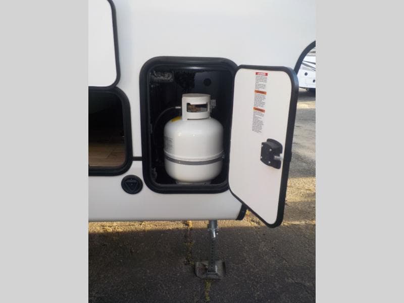 2025 Forest River 2025 Forest River Sabre - thumbnail 3