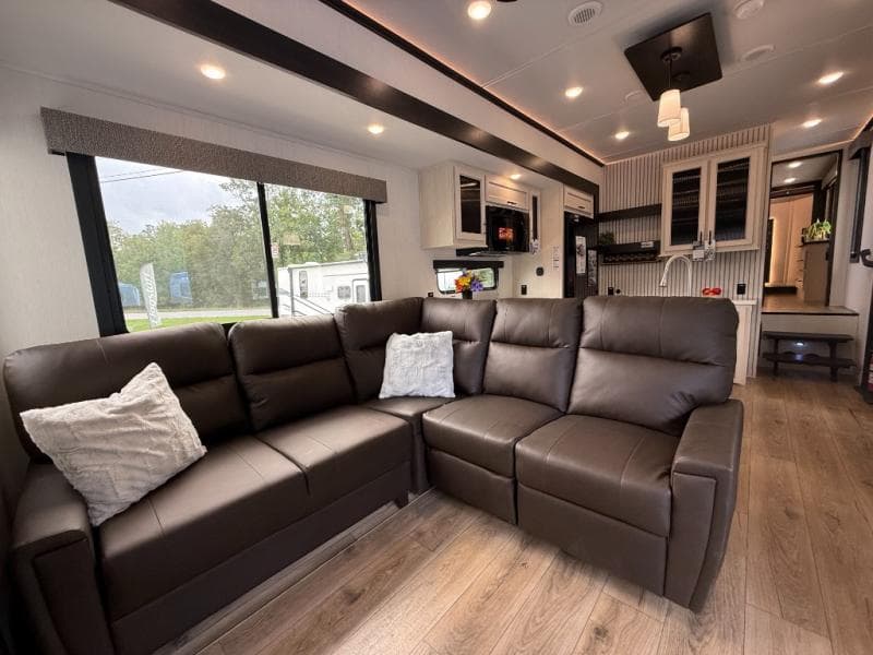 2026 Forest River 2026 Forest River Sabre - thumbnail 21