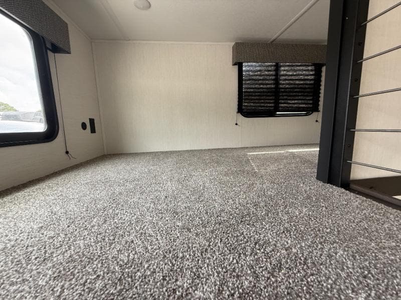 2026 Forest River 2026 Forest River Sabre - thumbnail 32