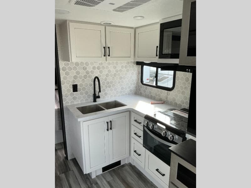 2025 Jayco 2025 Jayco Jay Feather - thumbnail 9