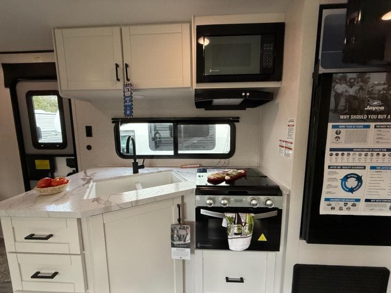 2026 Jayco 2026 Jayco Jay Flight SLX - thumbnail 11