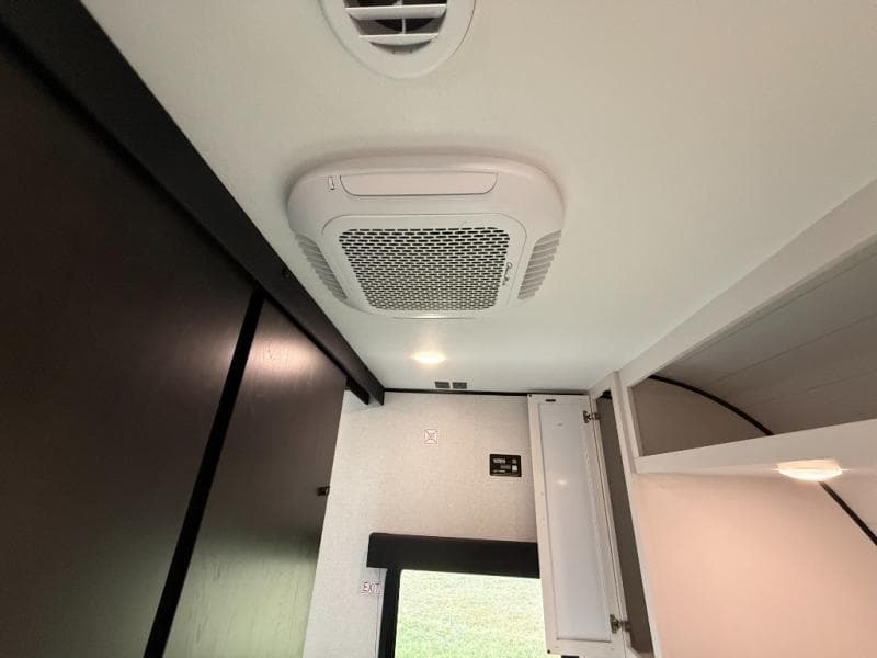 2026 Jayco 2026 Jayco Jay Flight SLX - thumbnail 34