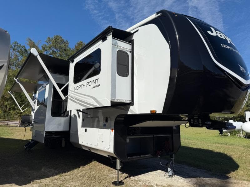2026 Jayco North Point 382FLRB