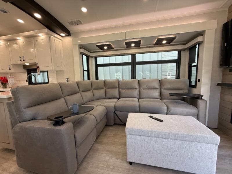 2026 Jayco 2026 Jayco Pinnacle - thumbnail 19