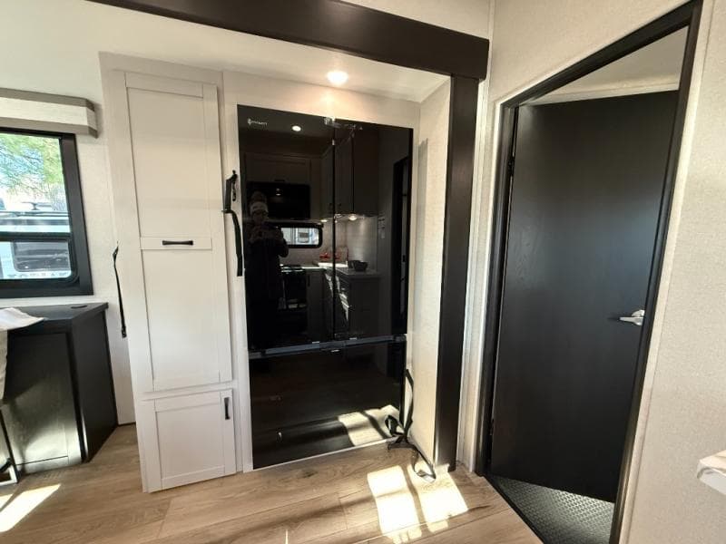 2026 Jayco 2026 Jayco Seismic Toy Hauler - thumbnail 9