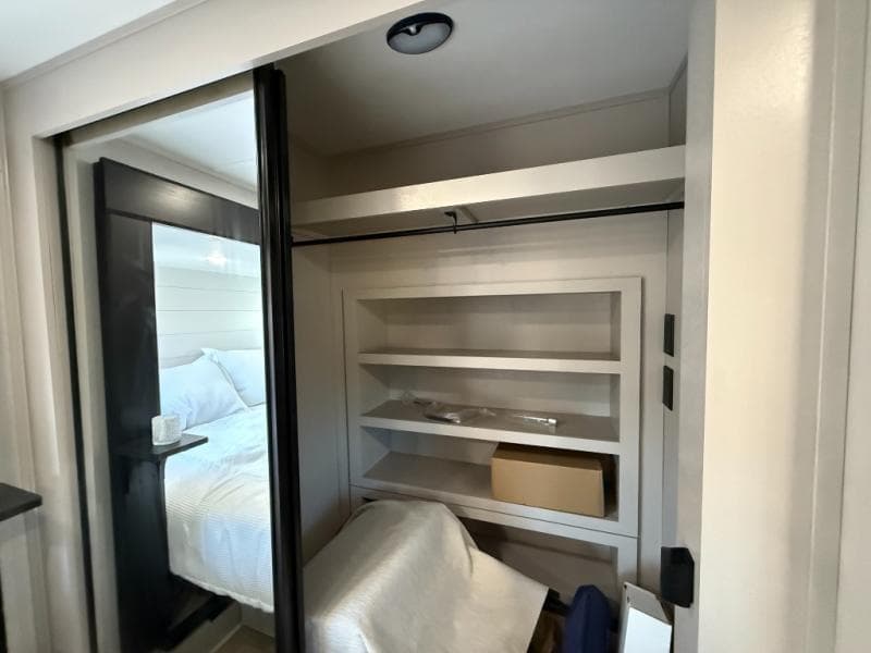 2026 Jayco 2026 Jayco Seismic Toy Hauler - thumbnail 24