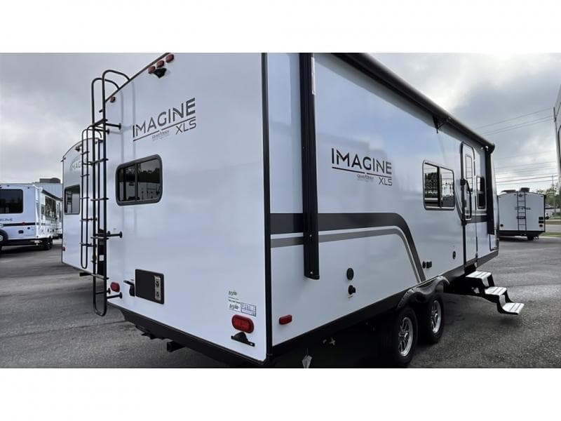 2025 Grand Design 2025 Grand Design Imagine XLS - thumbnail 4