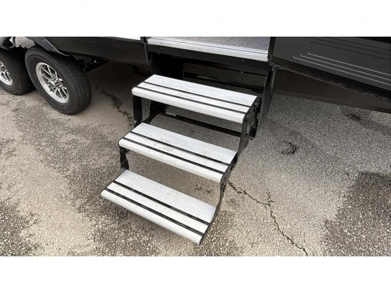 2025 Grand Design 2025 Grand Design Imagine XLS - thumbnail 10