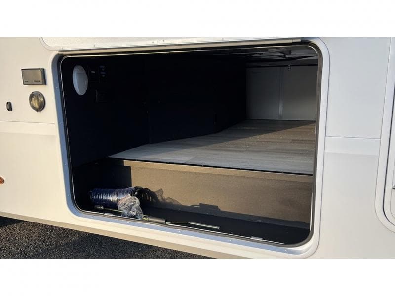 2026 Grand Design 2026 Grand Design Influence - thumbnail 8