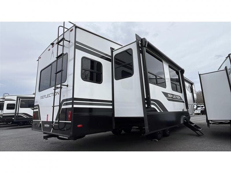 2026 Grand Design 2026 Grand Design Reflection - thumbnail 2