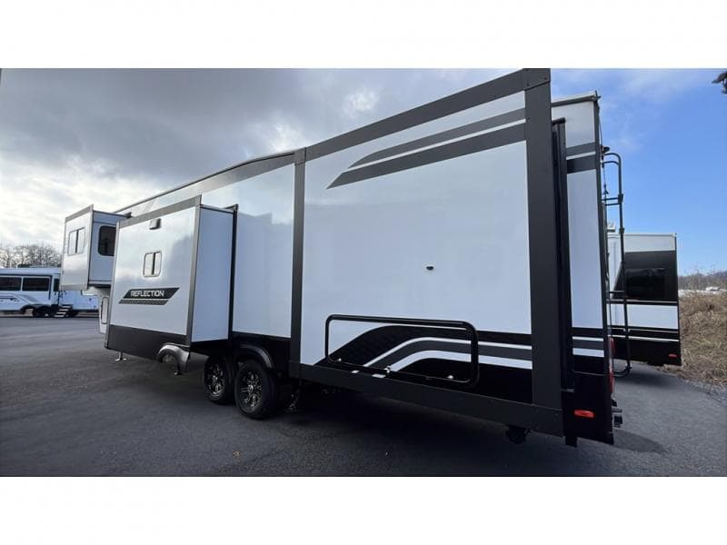 2026 Grand Design 2026 Grand Design Reflection - thumbnail 3