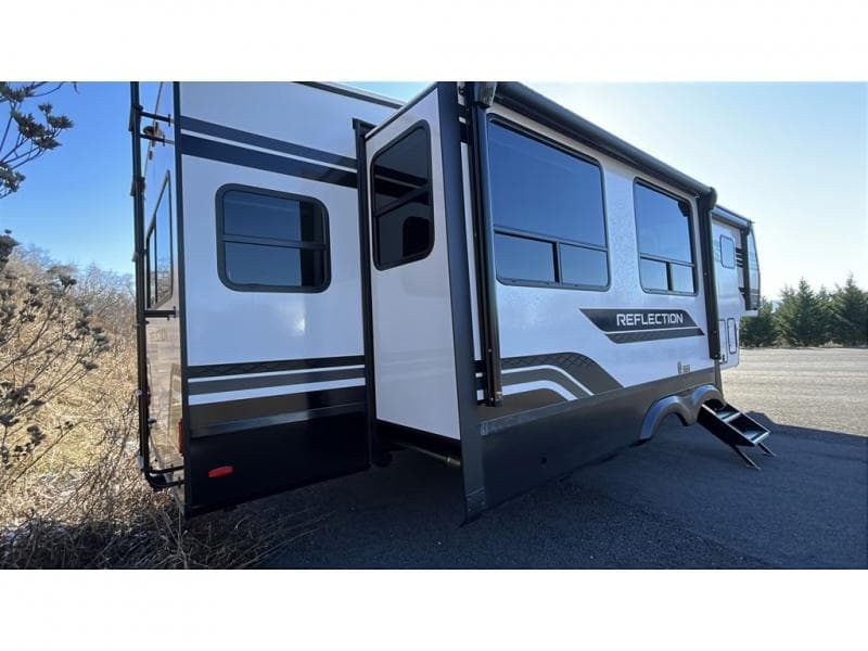 2026 Grand Design 2026 Grand Design Reflection - thumbnail 2