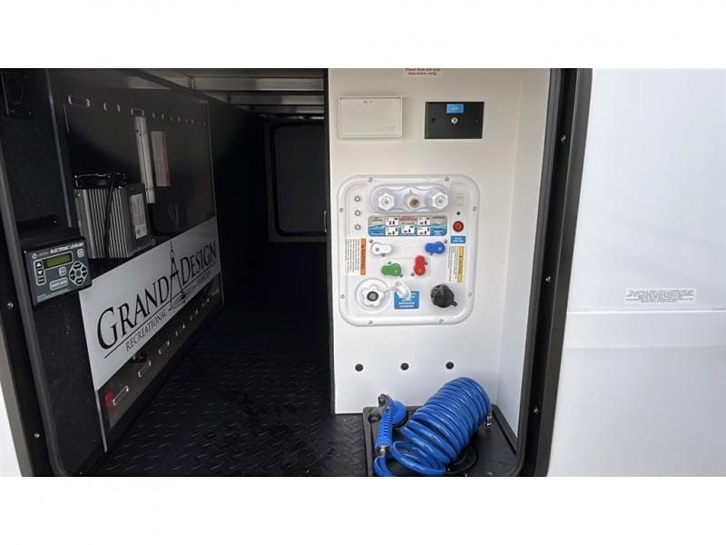 2026 Grand Design 2026 Grand Design Reflection - thumbnail 6