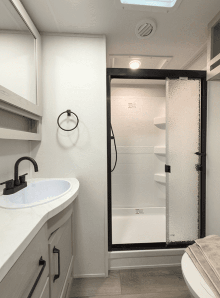 2026 Grand Design 2026 Grand Design Reflection 100 Series - thumbnail 24