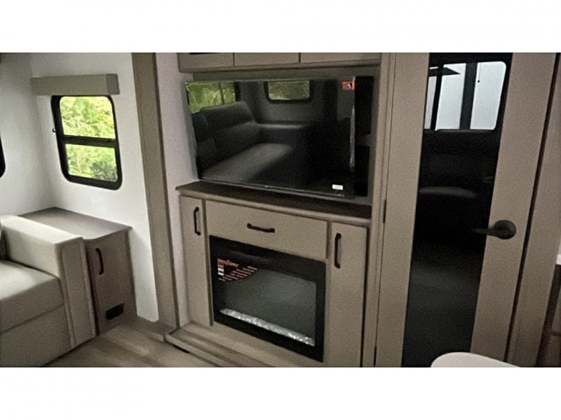 2026 Grand Design 2026 Grand Design Reflection 150 Series - thumbnail 11