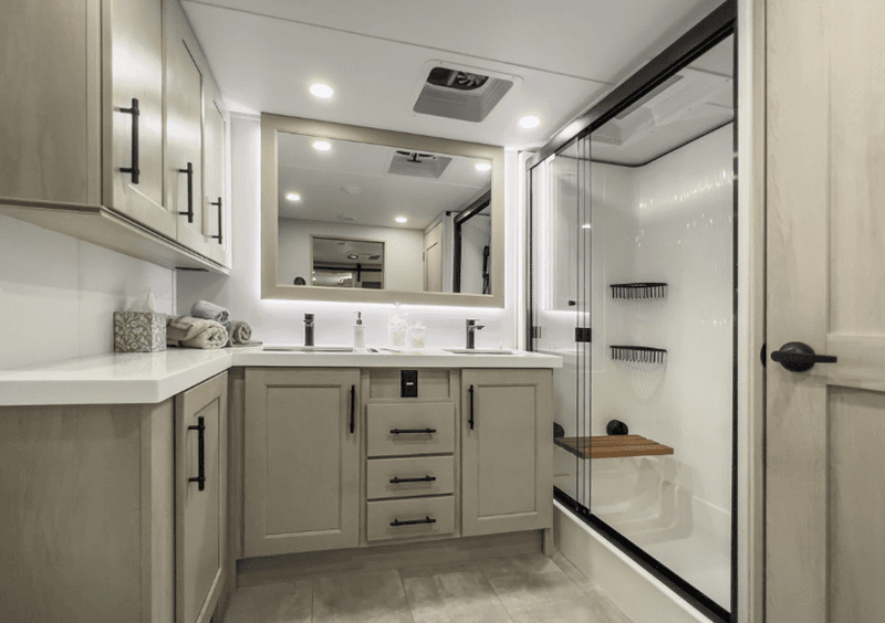 2025 Grand Design 2025 Grand Design Solitude - thumbnail 36