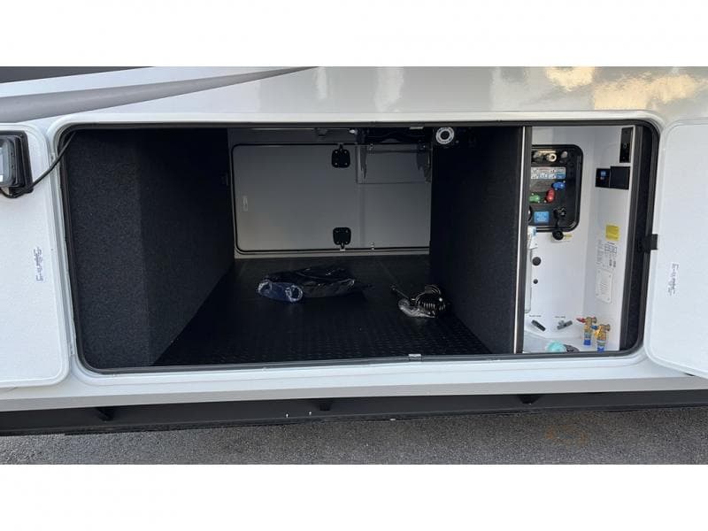 2026 Grand Design 2026 Grand Design Solitude - thumbnail 8