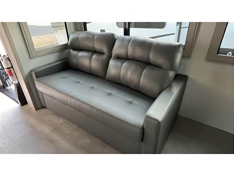 2026 Grand Design 2026 Grand Design Solitude - thumbnail 17