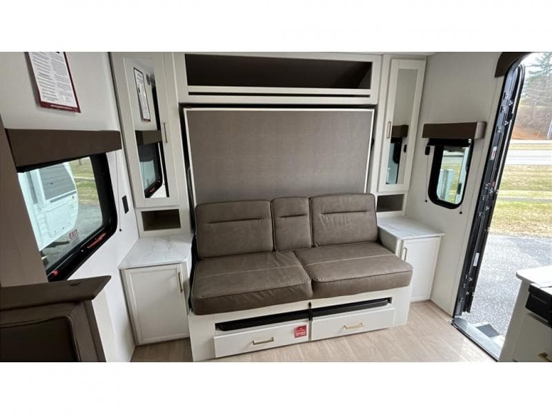 2026 Grand Design 2026 Grand Design Transcend - thumbnail 17