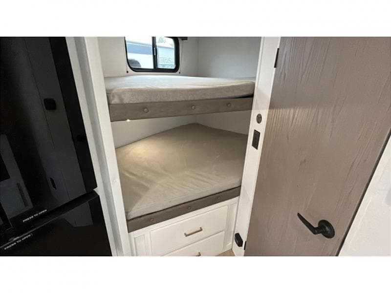 2026 Grand Design 2026 Grand Design Transcend - thumbnail 13