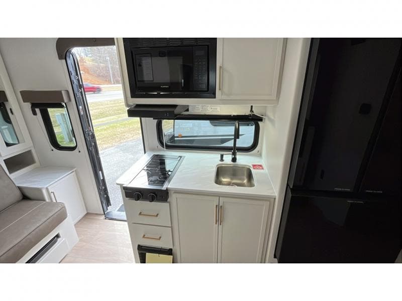 2026 Grand Design 2026 Grand Design Transcend - thumbnail 15