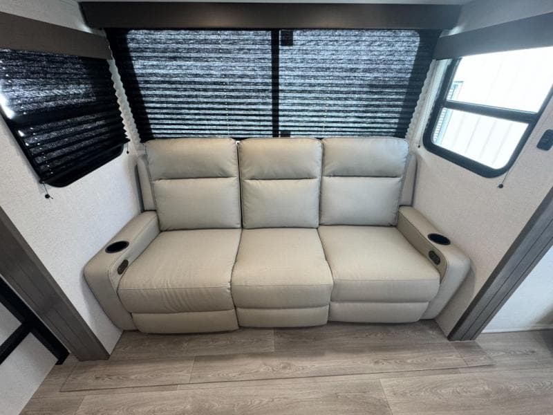 2026 Grand Design 2026 Grand Design Transcend - thumbnail 14