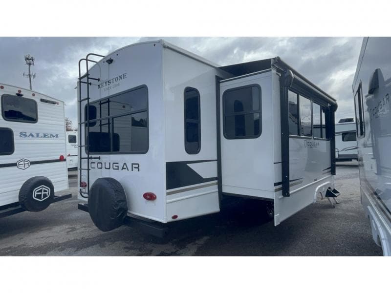 2026 Keystone RV 2026 Keystone RV Cougar Half Ton - thumbnail 2