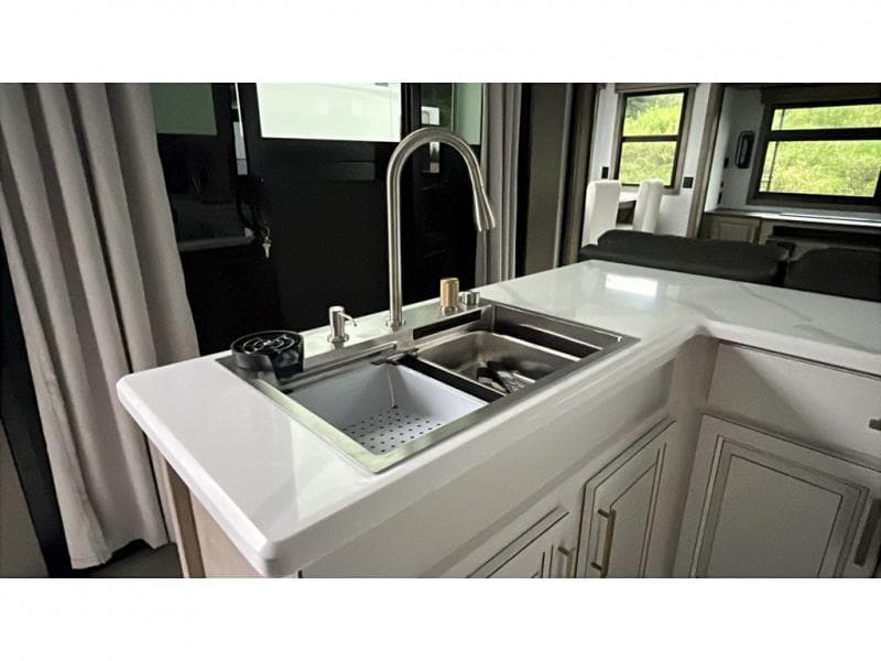 2025 Keystone RV 2025 Keystone RV Montana - thumbnail 17