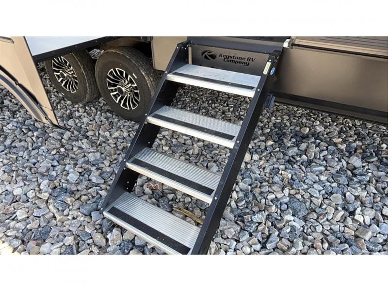 2025 Keystone RV 2025 Keystone RV Montana High Country - thumbnail 11