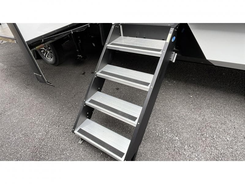 2026 Keystone RV 2026 Keystone RV Montana High Country - thumbnail 8