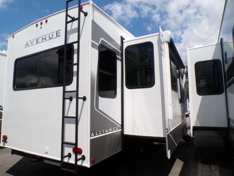 2026 Alliance RV 2026 Alliance RV Avenue - thumbnail 4