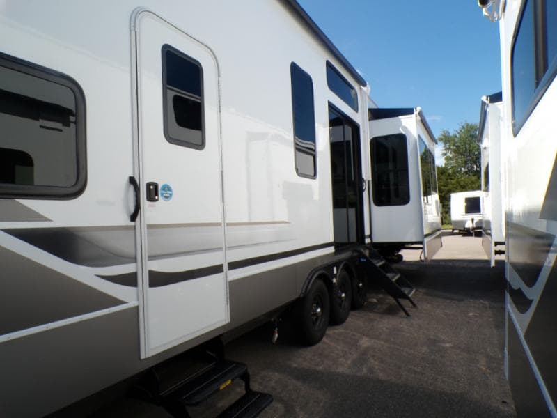 2026 Alliance RV 2026 Alliance RV Benchmark - thumbnail 9