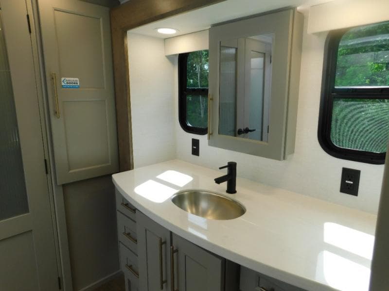 2025 Alliance RV 2025 Alliance RV Paradigm - thumbnail 36