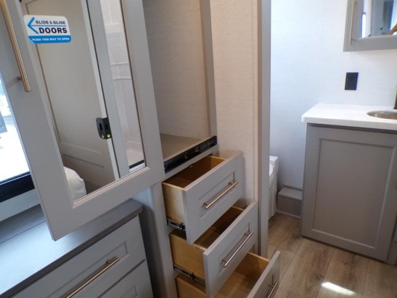 2026 Alliance RV 2026 Alliance RV Paradigm - thumbnail 57