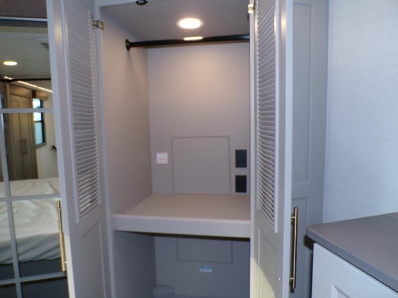 2026 Alliance RV 2026 Alliance RV Paradigm - thumbnail 57