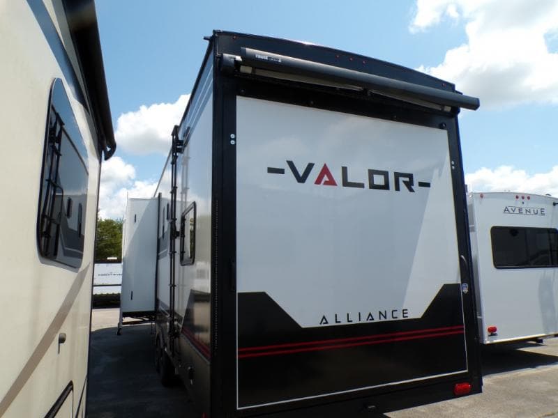 2026 Alliance RV 2026 Alliance RV Valor - thumbnail 6