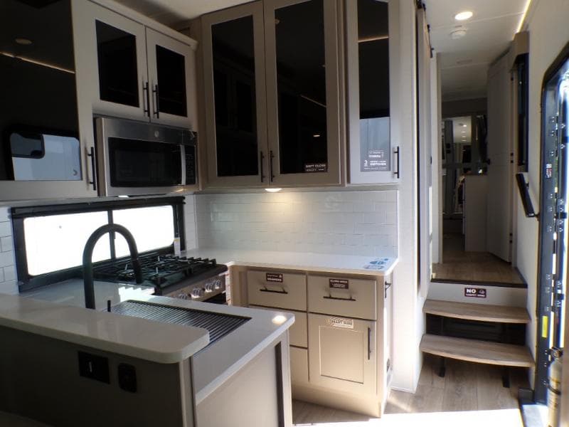 2026 Alliance RV 2026 Alliance RV Valor - thumbnail 36