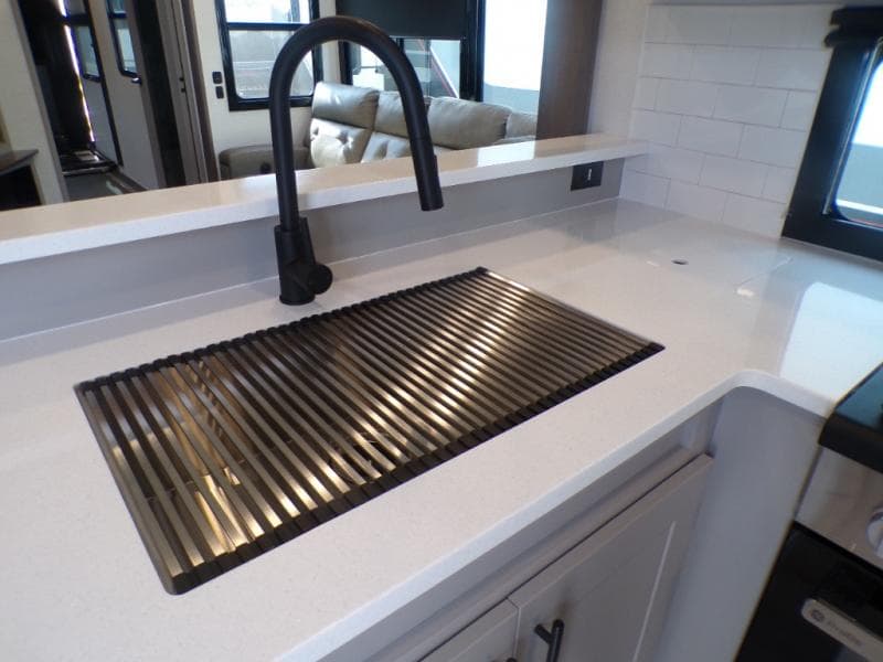 2026 Alliance RV 2026 Alliance RV Valor - thumbnail 31