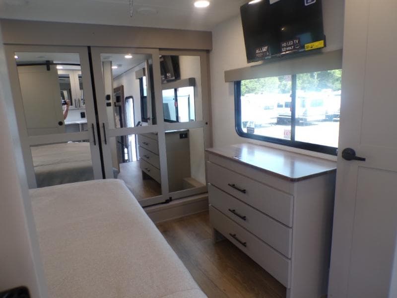 2026 Alliance RV 2026 Alliance RV Valor - thumbnail 41