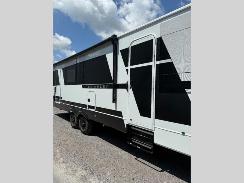 2026 Brinkley RV 2026 Brinkley RV Model IX - thumbnail 4