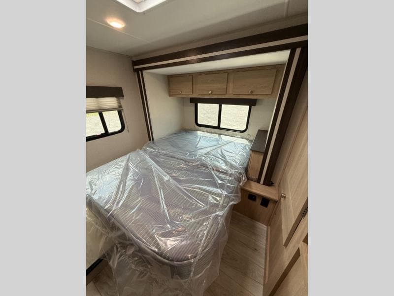 2026 Coachmen 2026 Coachmen Leprechaun - thumbnail 31