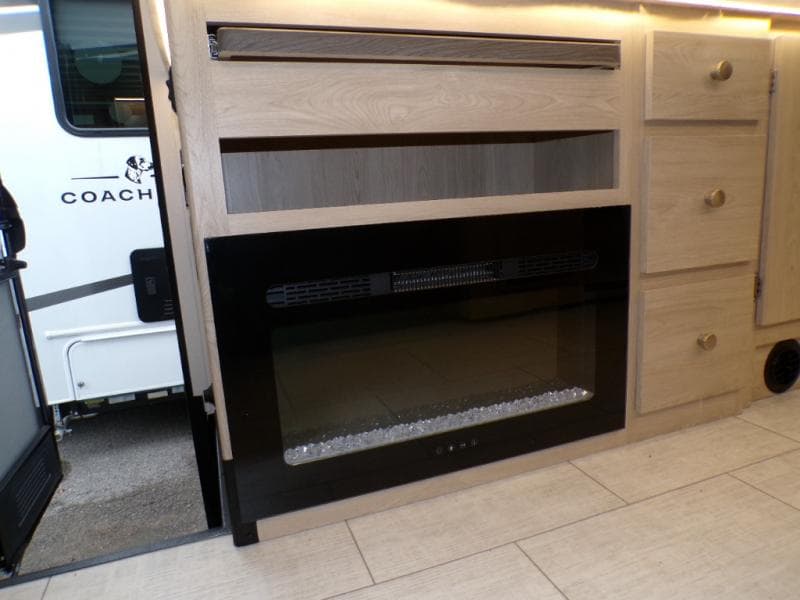 2026 Coachmen 2026 Coachmen Leprechaun - thumbnail 23