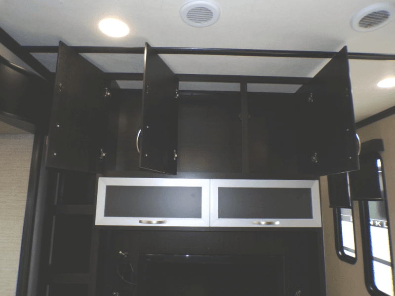 2018 Dutchmen 2018 Dutchmen Voltage - thumbnail 26