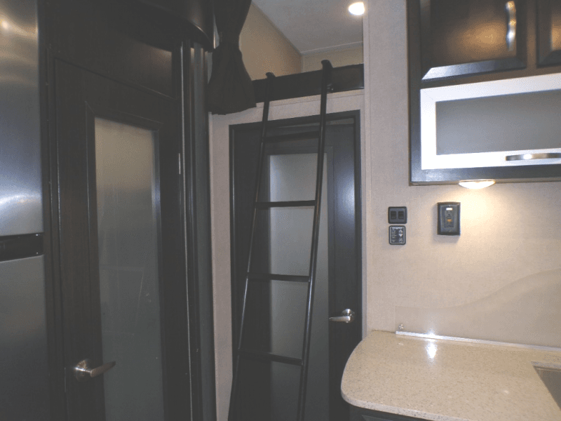 2018 Dutchmen 2018 Dutchmen Voltage - thumbnail 46