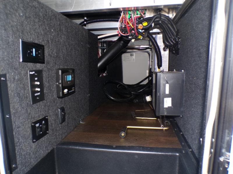 2023 Dutchmen 2023 Dutchmen Voltage - thumbnail 12