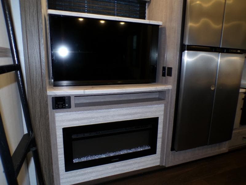 2023 Dutchmen 2023 Dutchmen Voltage - thumbnail 22