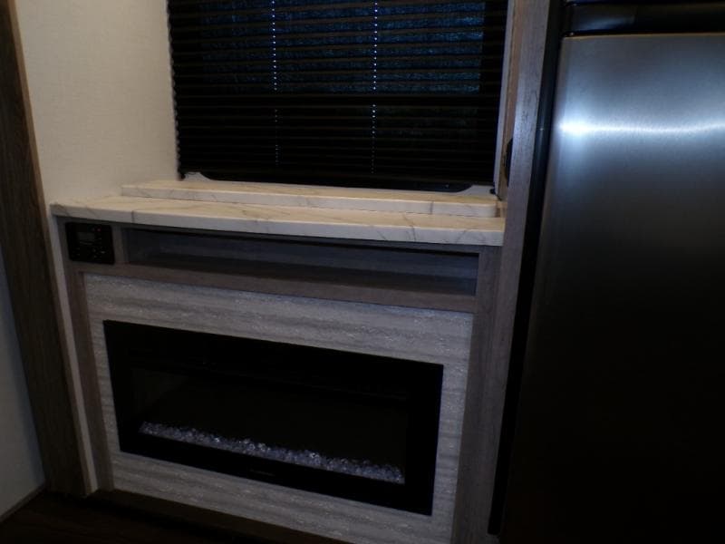 2023 Dutchmen 2023 Dutchmen Voltage - thumbnail 23