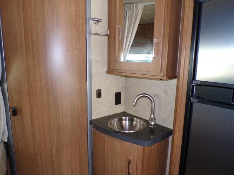 2015 Itasca 2015 Itasca Navion - thumbnail 42